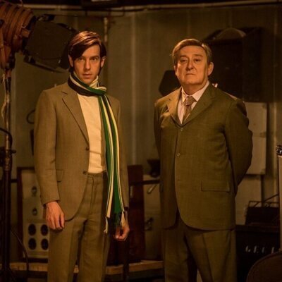 Mariano Peña y Marcel Borràs en 1x02 titulado 'La tanqueta' de 'La canción'