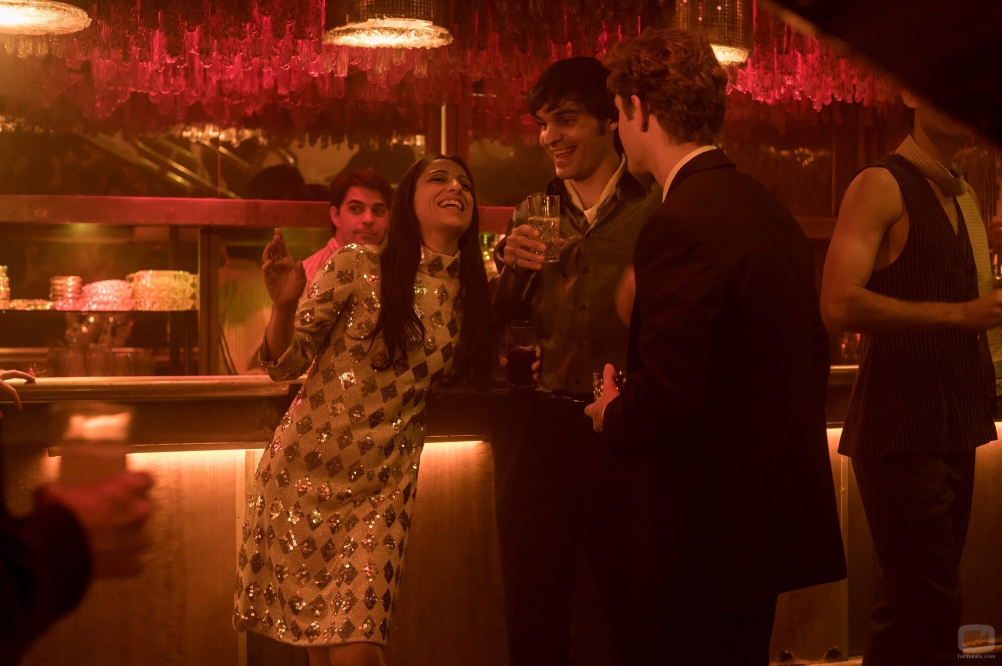 Eneko Sagardoy y Carolina Yuste en el 1x03 de 'La canción'