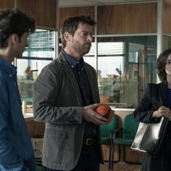 Manu Baqueiro y Elena Rivera en 'Capítulo 8' de 'Perdiendo el juicio'