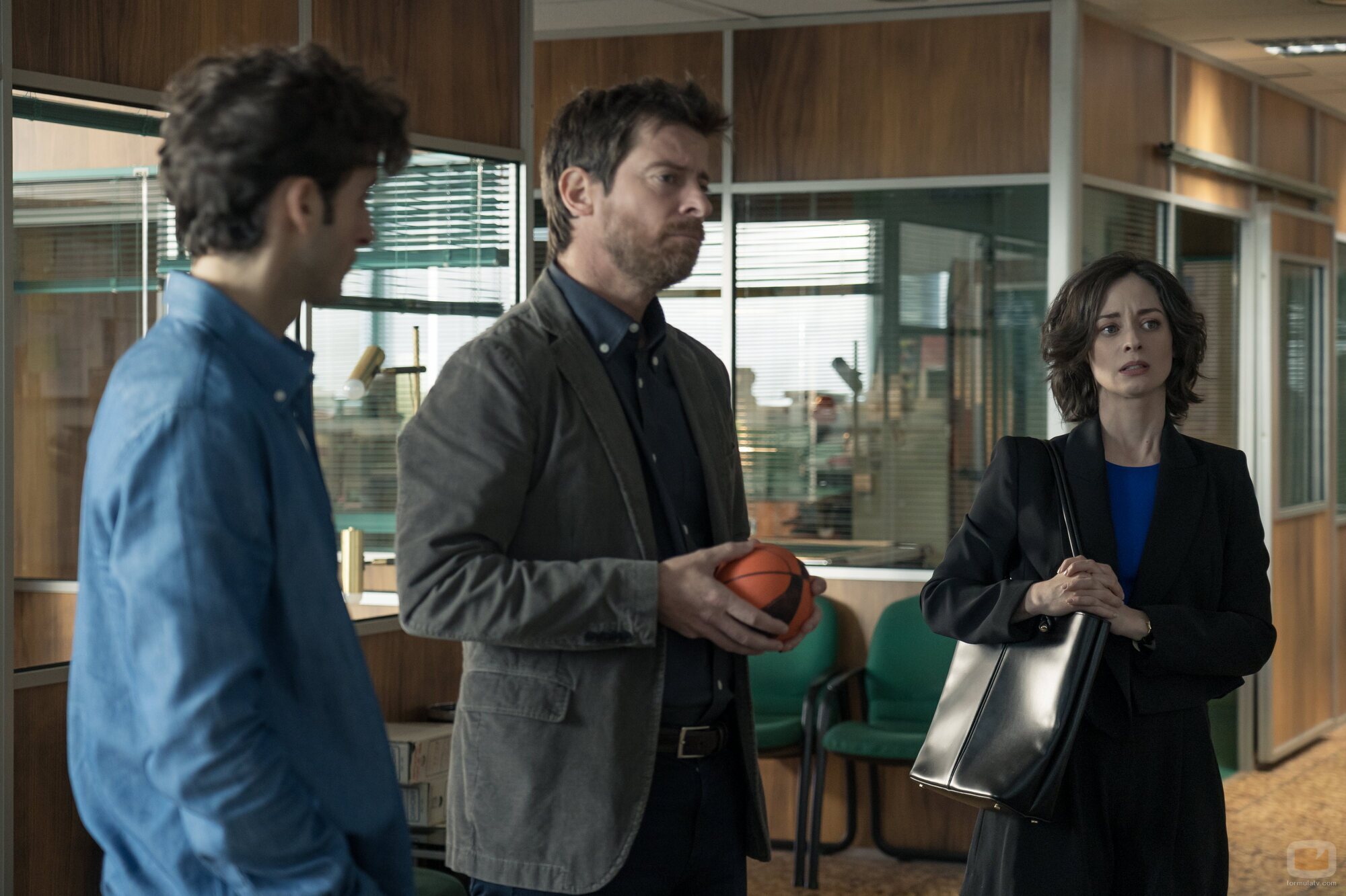 Manu Baqueiro y Elena Rivera en 'Capítulo 8' de 'Perdiendo el juicio'