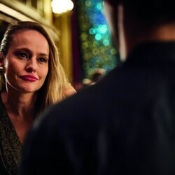 Esmeralda Moya en 1x01 'La reina de la noche' de 'Eva & Nicole'