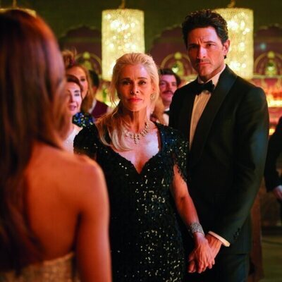 Belén Rueda y Andrés Velencoso en Capítulo 1 titulado 'La reina de la noche' de 'Eva & Nicole'
