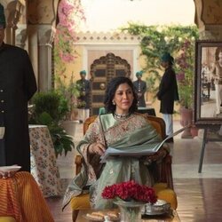 Sakshi Tanwar en 1x02 'Una propuesta divina' de 'La realeza'