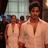 Ishaan Khatter y Bhumi Pednekar en 1x04 'Un baile inolvidable' de 'La realeza'