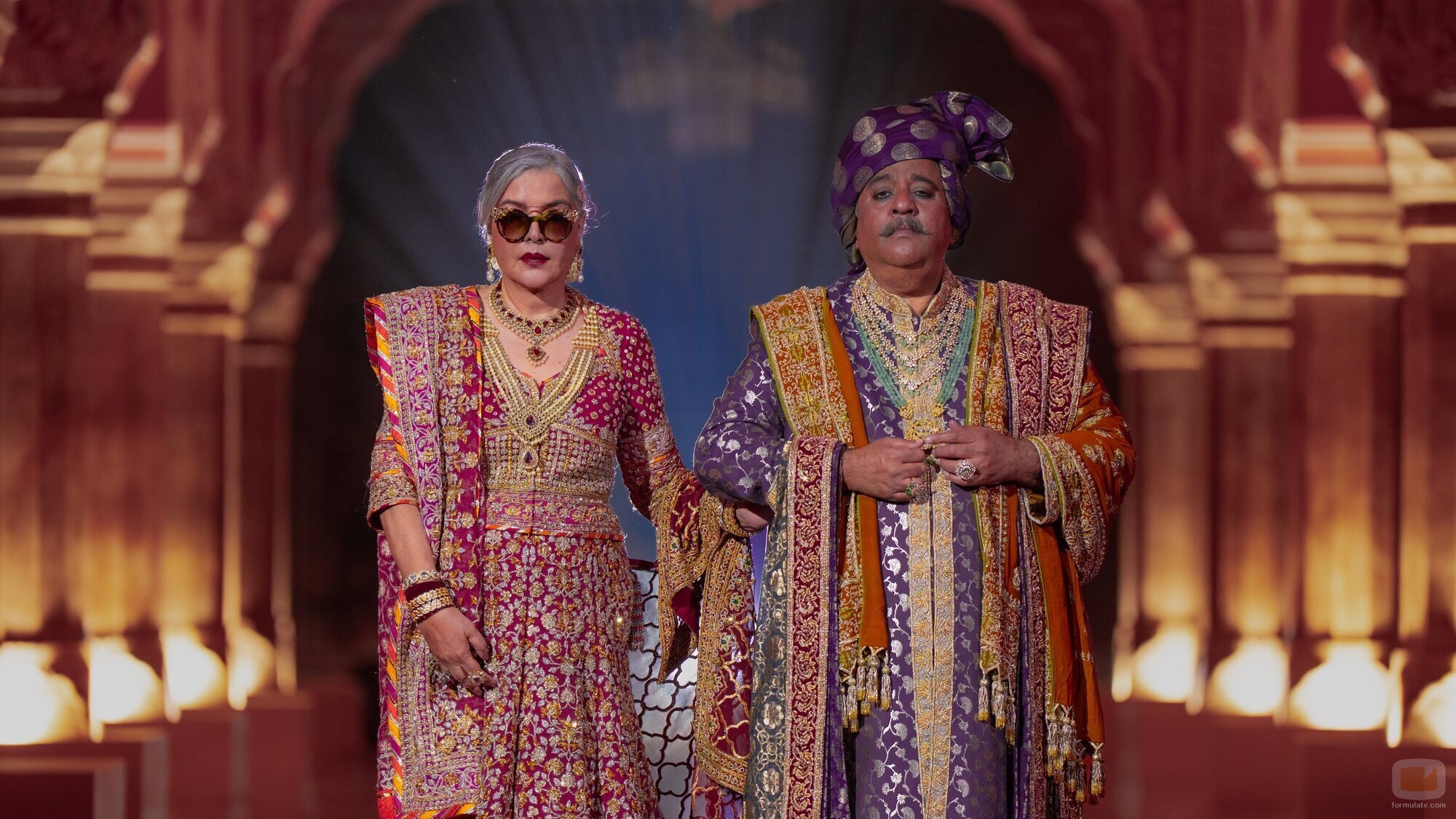 Zeenat Aman en Capítulo 8 titulado '¡Luces, cámara, y a pujar!' de 'La realeza'