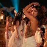 Bhumi Pednekar en el 1x05 de 'The Royals'