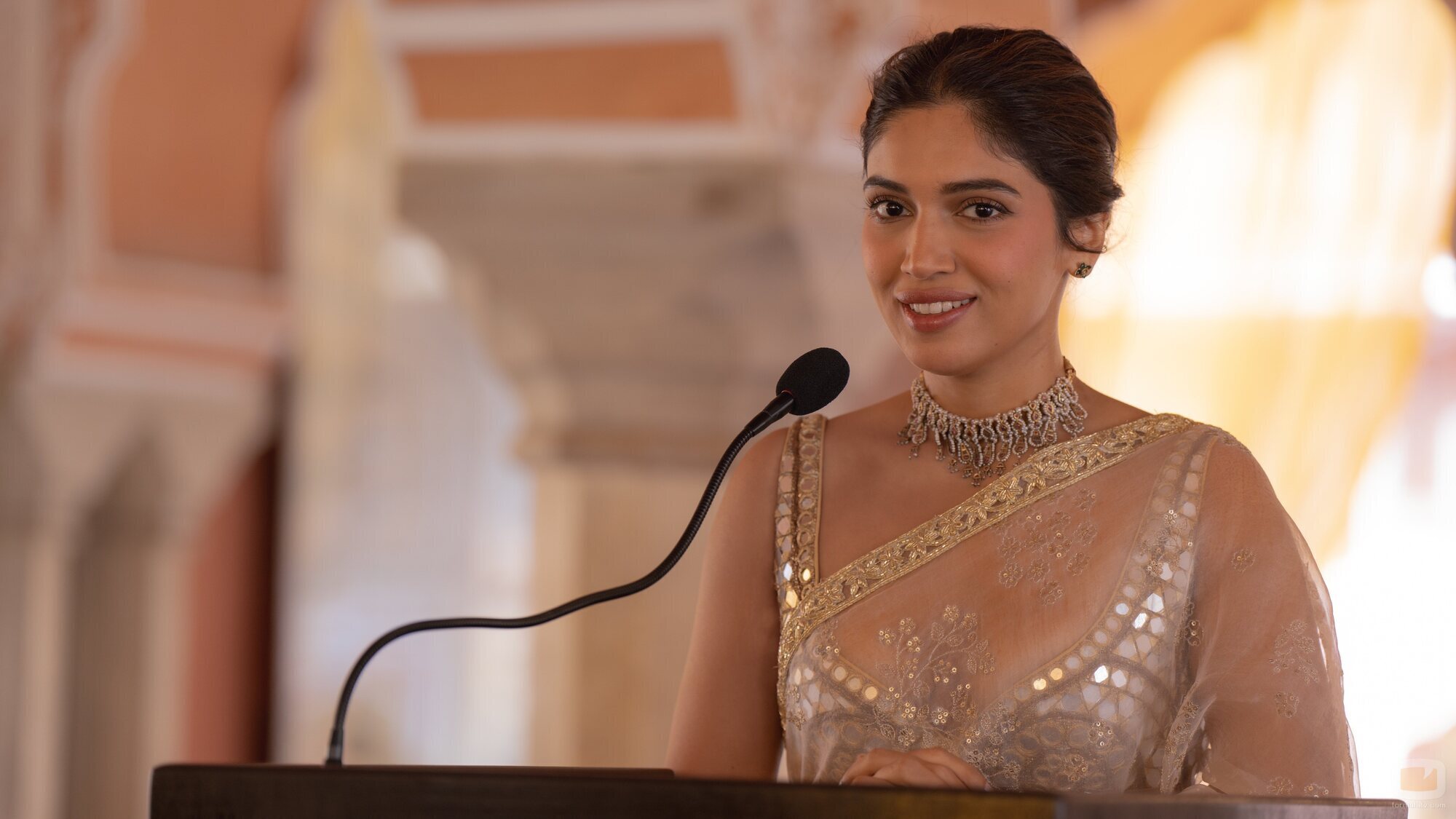 Bhumi Pednekar en Capítulo 6 titulado 'El marajá y la directora' de 'La realeza'