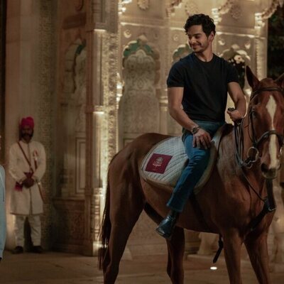 Ishaan Khatter y Bhumi Pednekar en Capítulo 3 titulado 'Un swing y una señorita' de 'La realeza'