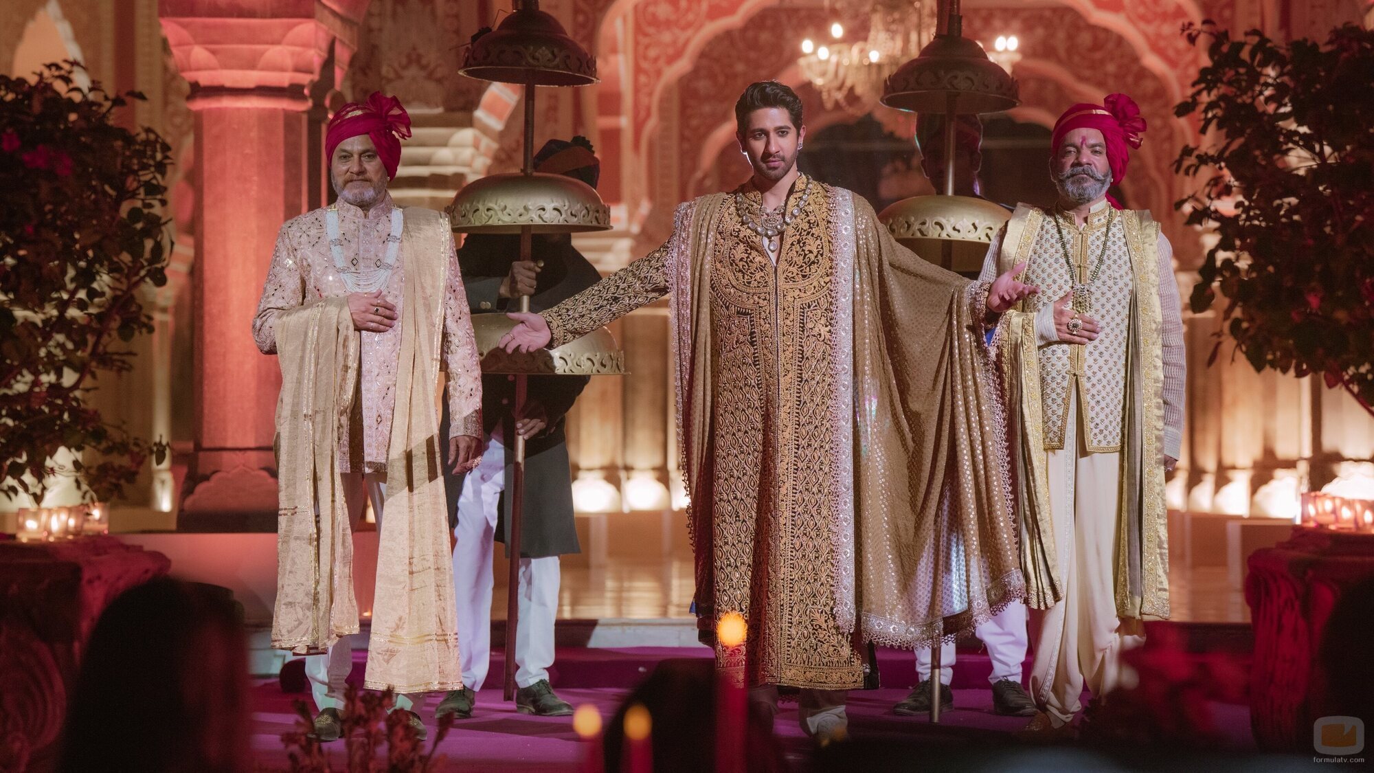 Vihaan Samat en el 1x08 de 'The Royals'