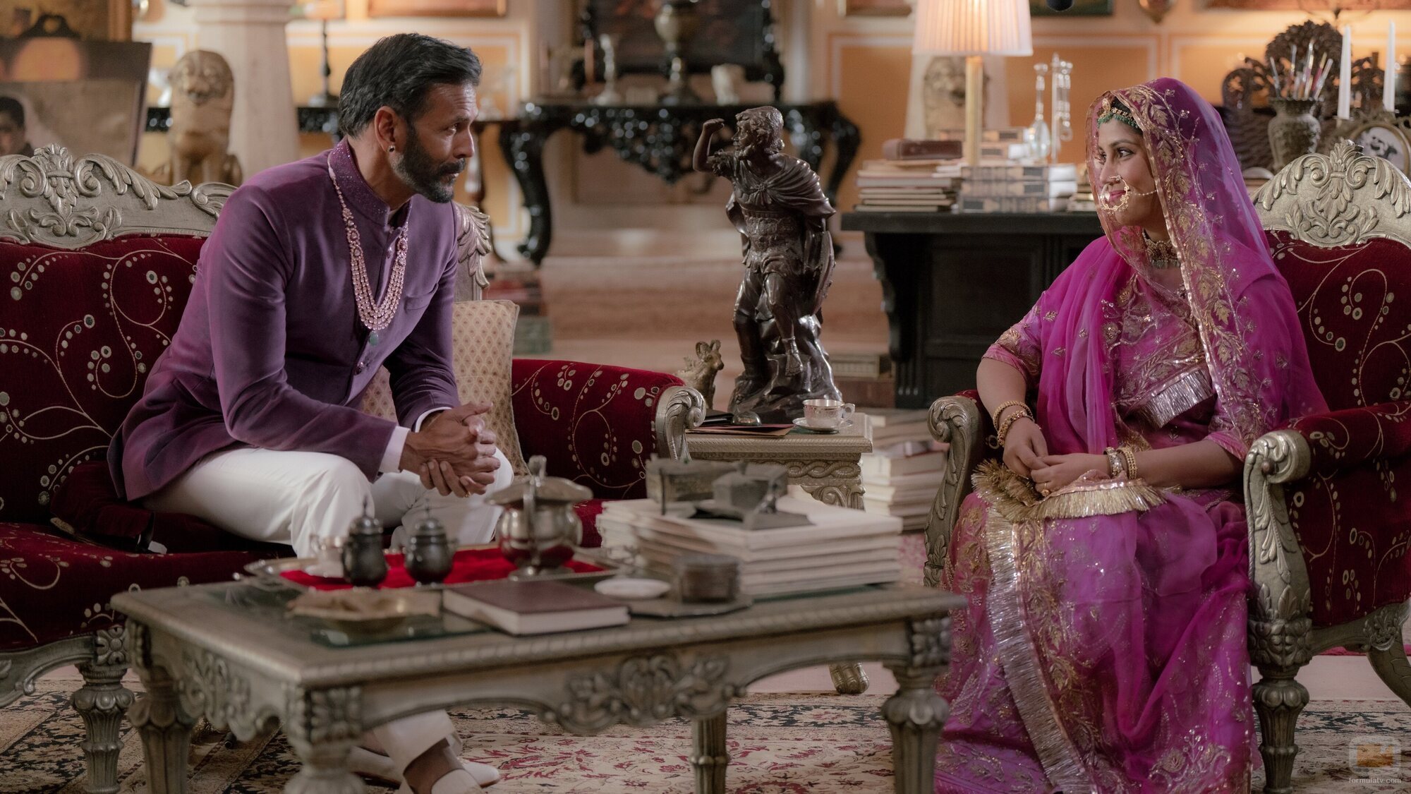 Sakshi Tanwar en Capítulo 7 titulado 'El marajá enamorado' de 'La realeza'