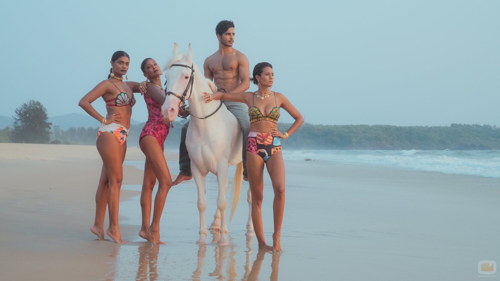 Ishaan Khatter en el 1x01 de 'La realeza'