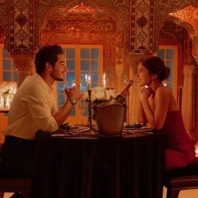 Ishaan Khatter y Bhumi Pednekar en la temporada 1 y el capítulo 06 de 'La realeza'
