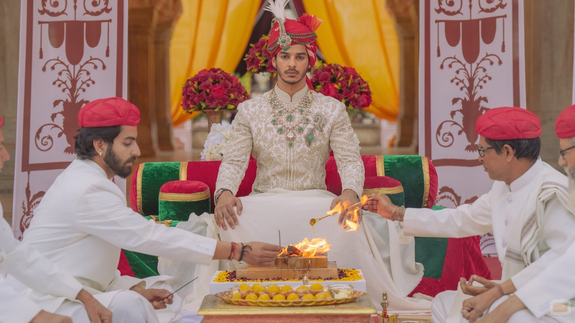 Ishaan Khatter en 'El marajá y la directora' de 'La realeza'