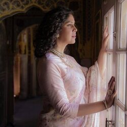 Sakshi Tanwar en 'El marajá enamorado' de 'The Royals'