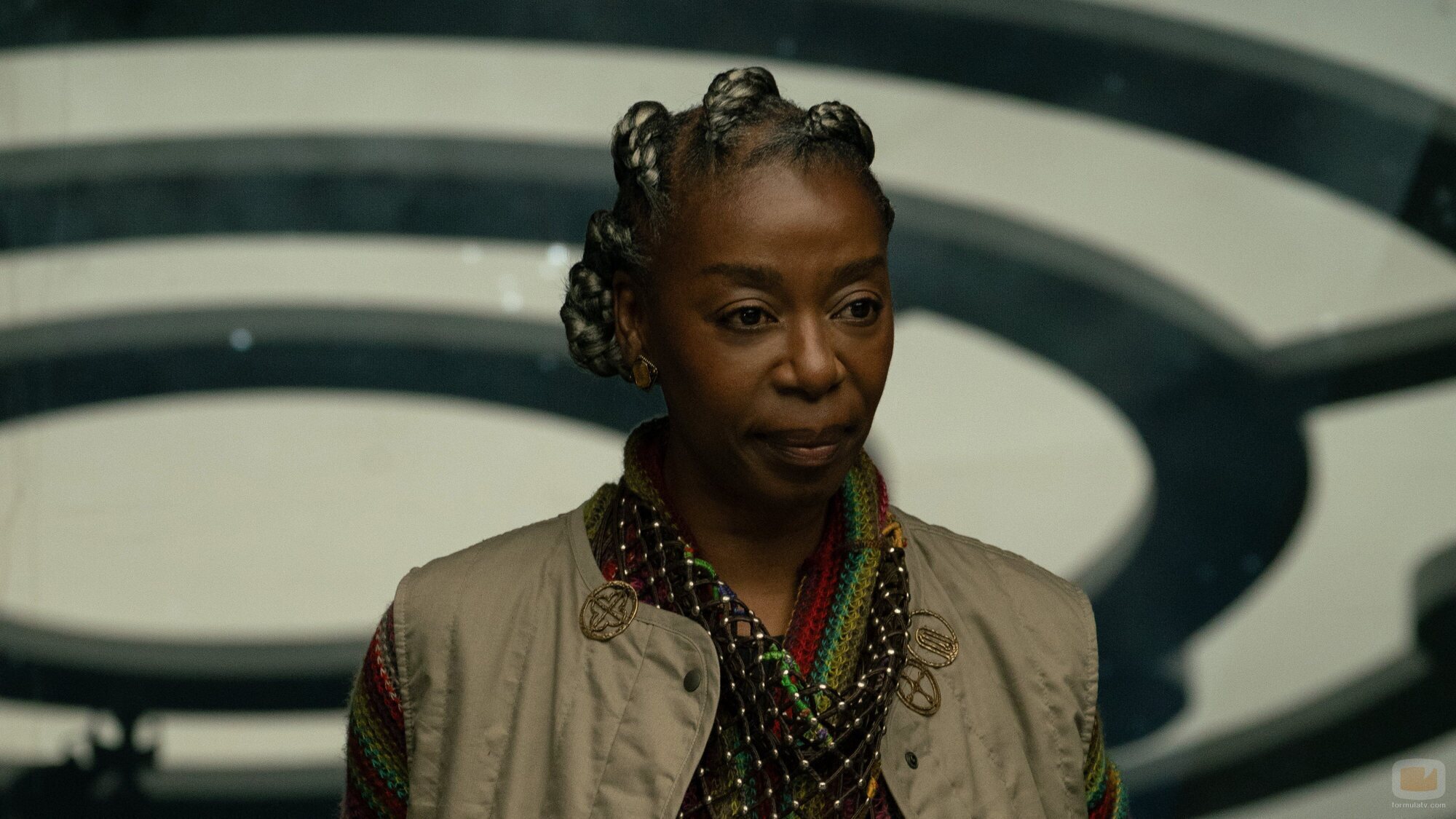Noma Dumezweni en 1x01 titulado 'FreeCommerce' de 'Matabot'