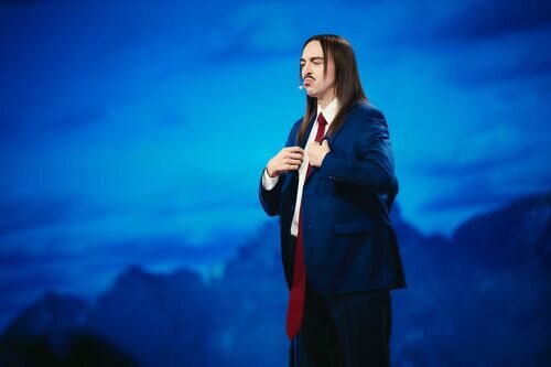 Tommy Cash (Estonia), en la Semifinal 1 de Eurovisión 2025