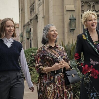 4x07 titulado 'El bautizo' de 'Hacks'