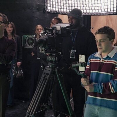 Dan Bucatinsky en la temporada 4 y el capítulo 08 de 'Hacks'