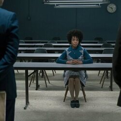 Rachel Hilson en la temporada 1 y el capítulo 01 de 'Duster'