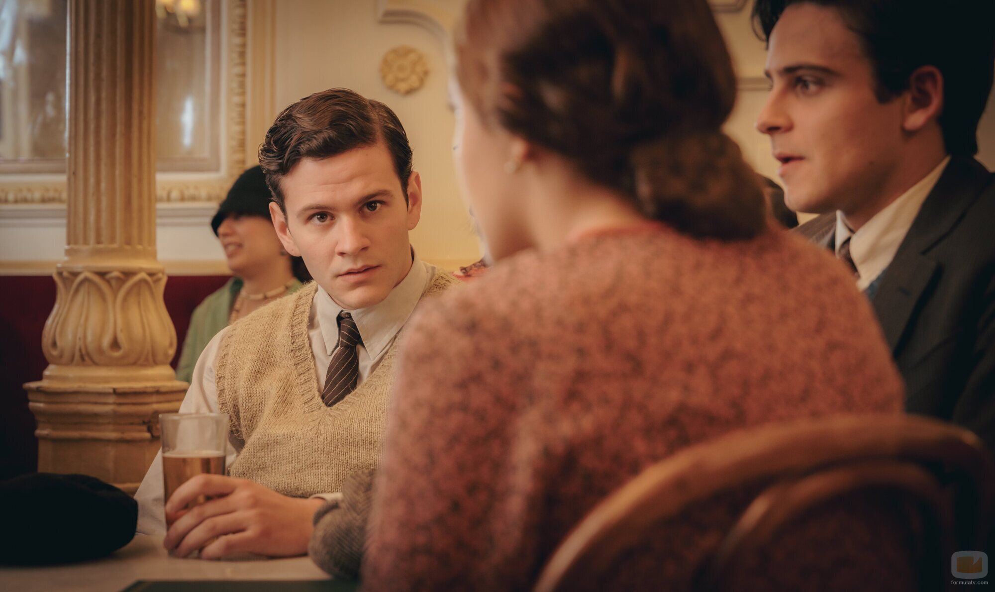 Pablo Álvarez en la temporada 1 y el capítulo 08 de 'La Favorita 1922'