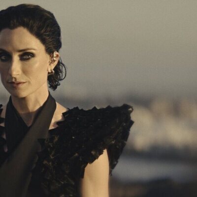 Natasha O'Keeffe en Capítulo 6 titulado 'La Sombra en la noche' de 'La rueda del tiempo'