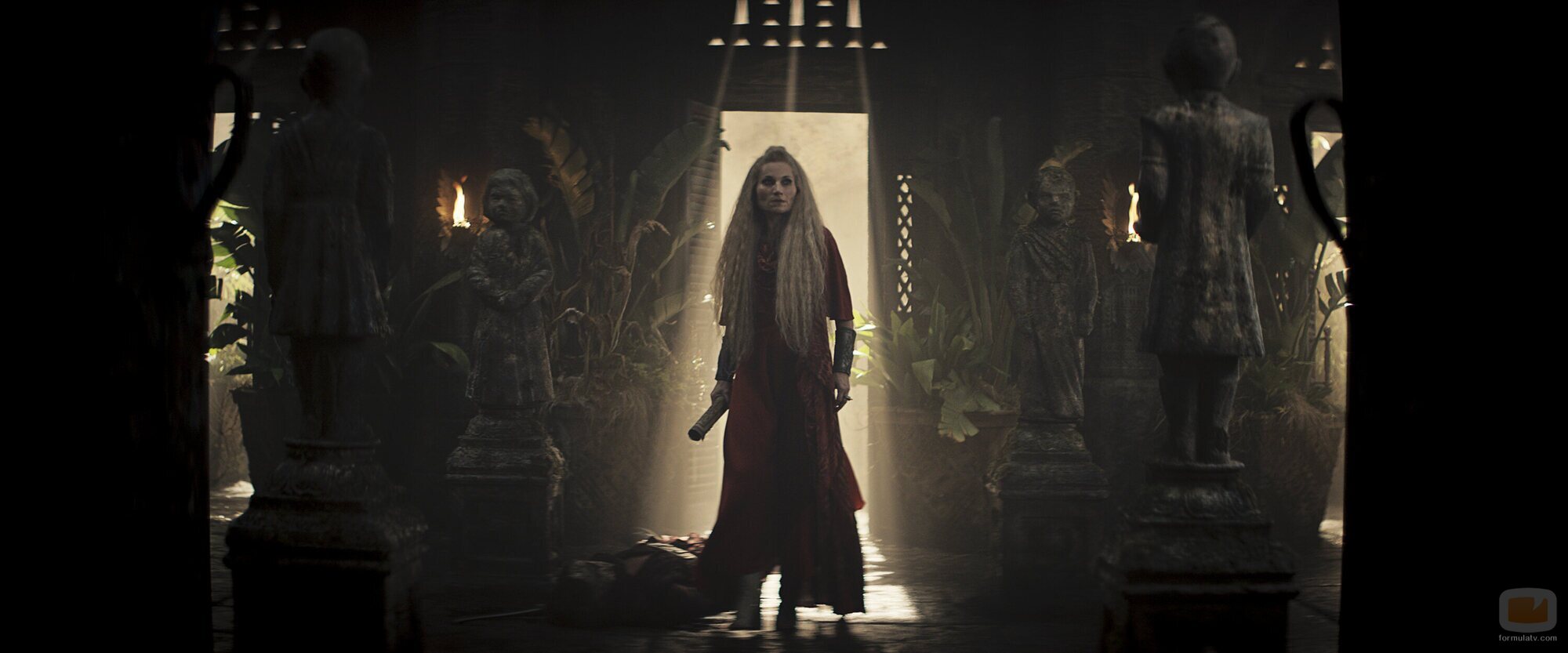 Kate Fleetwood en Capítulo 8 titulado 'El que viene con el Alba' de 'La rueda del tiempo'