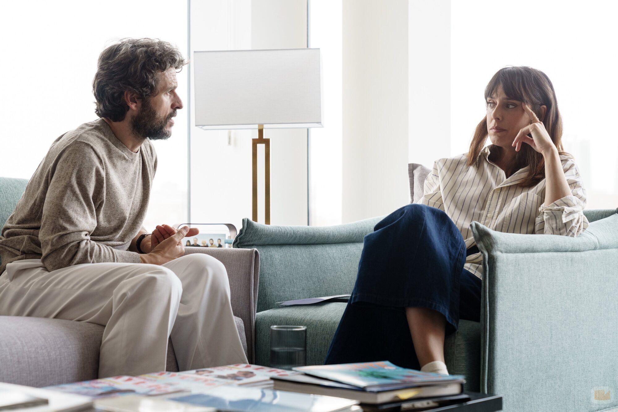 Diego Martín y Belén Cuesta en 1x03 titulado 'Negociar' de 'Legado'