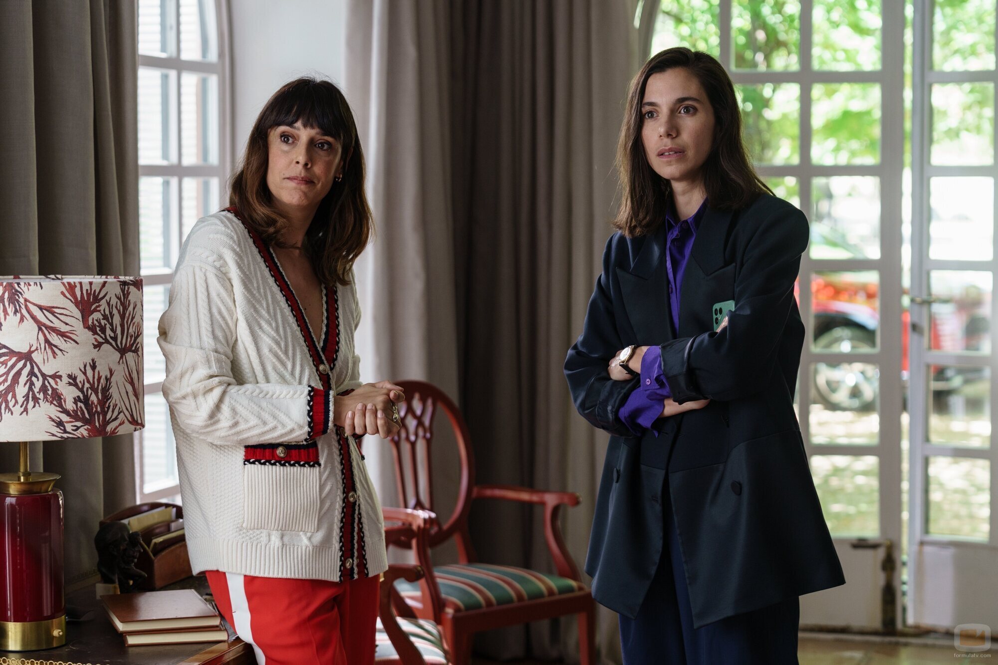 Belén Cuesta y Natalia Huarte en Capítulo 7 titulado 'Luchar' de 'Legado'