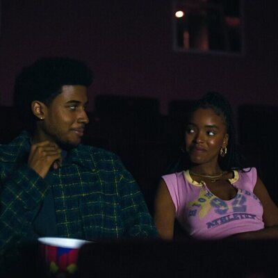 Imagen de Lovie Simone y Michael Cooper Jr. en 1x01 'Reencuentro' de 'Por siempre'