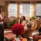 Lovie Simone y Adriyan Rae en 1x02 titulado 'Ghosting' de 'Por siempre'