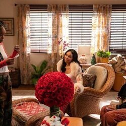 Lovie Simone y Adriyan Rae en 1x02 titulado 'Ghosting' de 'Por siempre'