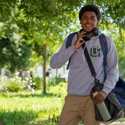 Michael Cooper Jr. en 1x02 'Ghosting' de 'Por siempre'
