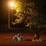 Lovie Simone y Michael Cooper Jr. en 'Cuarto tiempo' de 'Por siempre'