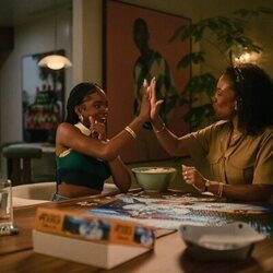 Karen Pittman y Lovie Simone en 1x04 'Otra vez' de 'Por siempre'