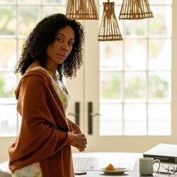 Karen Pittman en Capítulo 5 titulado 'Vineyard' de 'Por siempre'