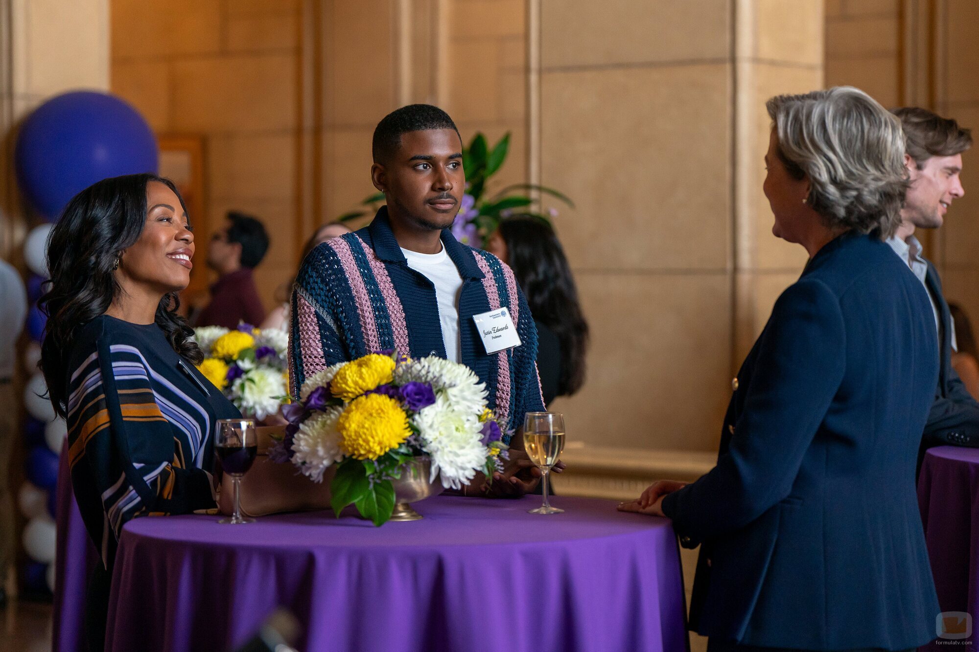 Karen Pittman y Michael Cooper Jr. en la temporada 1 y el capítulo 08 de 'Por siempre'