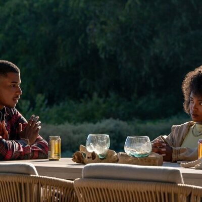 Escena de Lovie Simone y Michael Cooper Jr. en 'Por siempre…' de 'Forever'