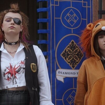 Aviva Mongillo y Laura Afelskie en el 1x05 de 'Apuesta'