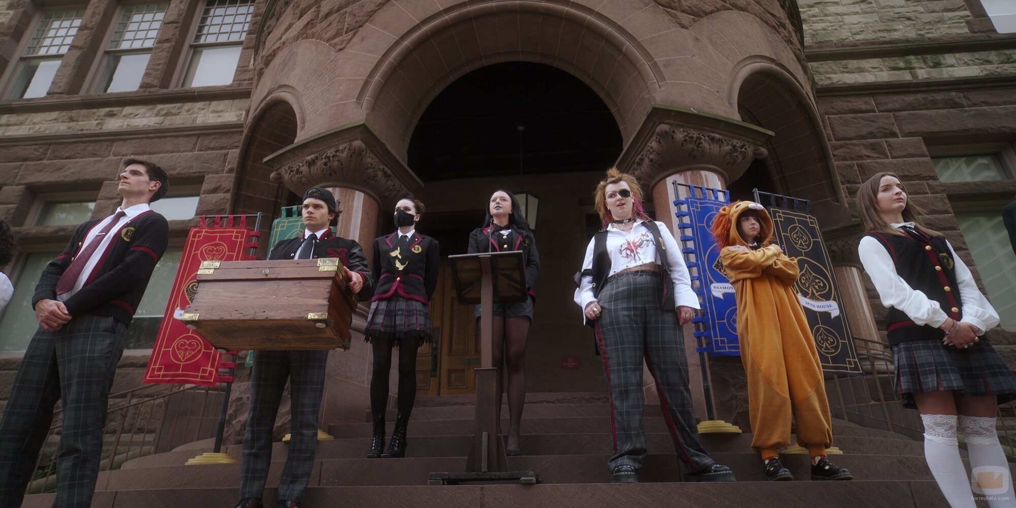 Capítulo 5 titulado 'Guerra de Casas' de 'Apuesta'