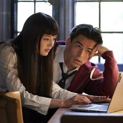 Miku Martineau y Hunter Cardinal en 1x02 titulado 'Rompehielos' de 'Apuesta'