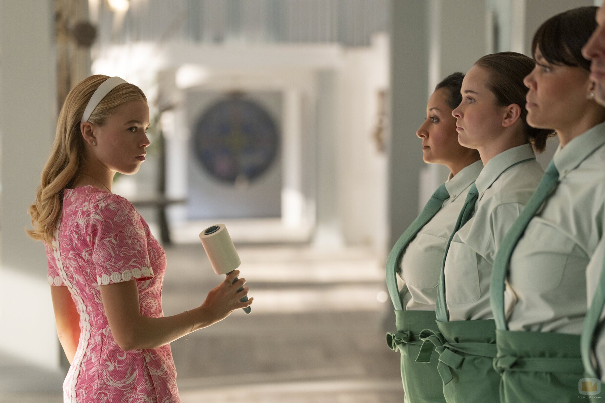 Milly Alcock en 1x01 'Exilio' de 'Sirenas'