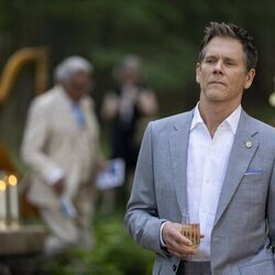 Kevin Bacon en Capítulo 2 titulado 'Garras' de 'Sirenas'