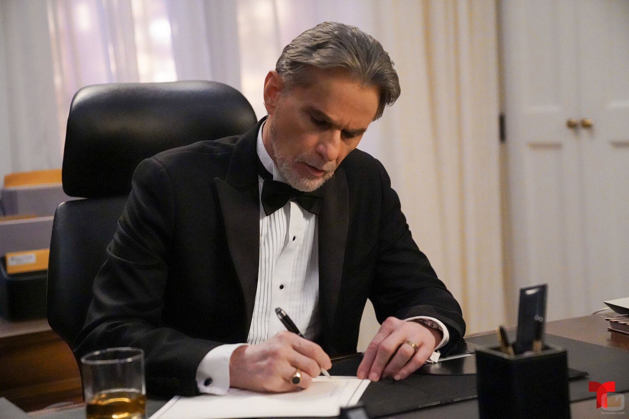 Humberto Zurita en la temporada 1 y el capítulo 01 de 'Velvet. El Nuevo Imperio'