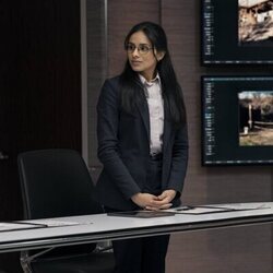 Aparna Brielle en Capítulo 2 titulado 'Asalto a un tren' de 'Fubar'