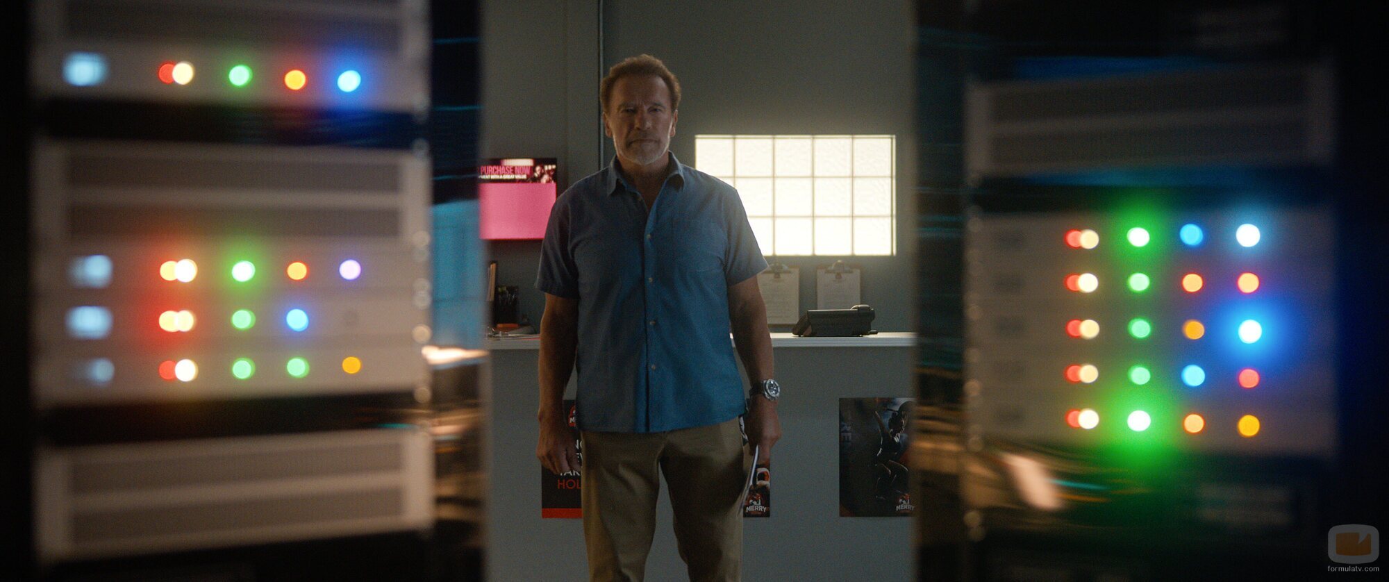 Foto de Arnold Schwarzenegger en el 1x02 de 'FUBAR'