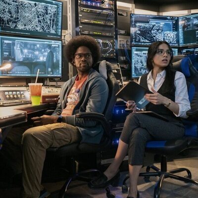 Imagen de Aparna Brielle y Milan Carter en 1x03 'El señuelo' de 'Fubar'