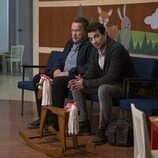 Arnold Schwarzenegger y Jay Baruchel en 1x05 titulado 'Misión médula ósea' de 'Fubar'