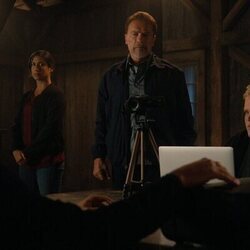 Arnold Schwarzenegger y Fortune Feimster en el 1x05 de 'Fubar'