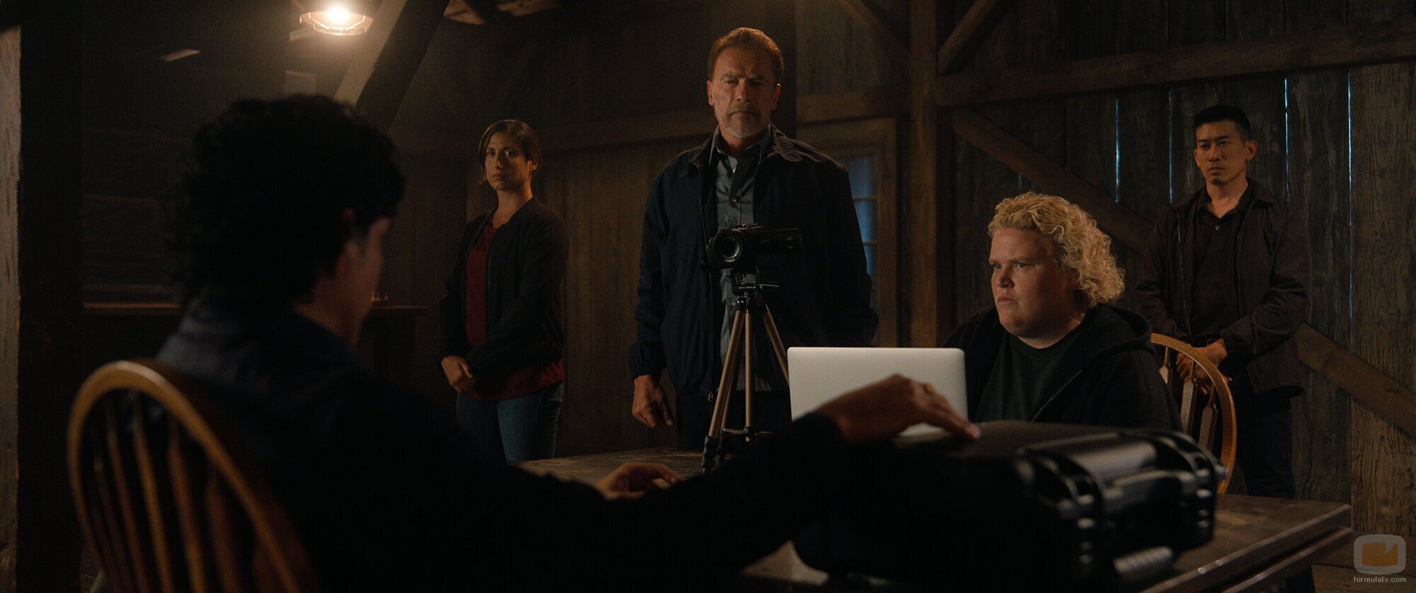 Arnold Schwarzenegger y Fortune Feimster en el 1x05 de 'Fubar'
