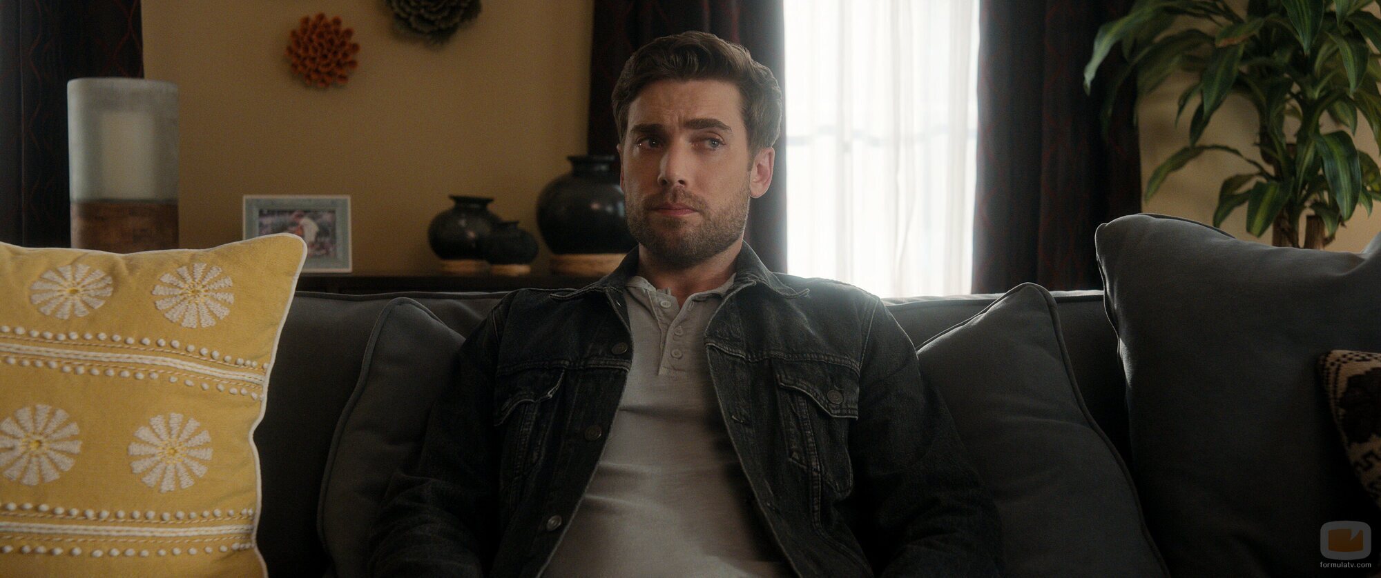 Dustin Milligan en el 1x05 de 'Fubar'